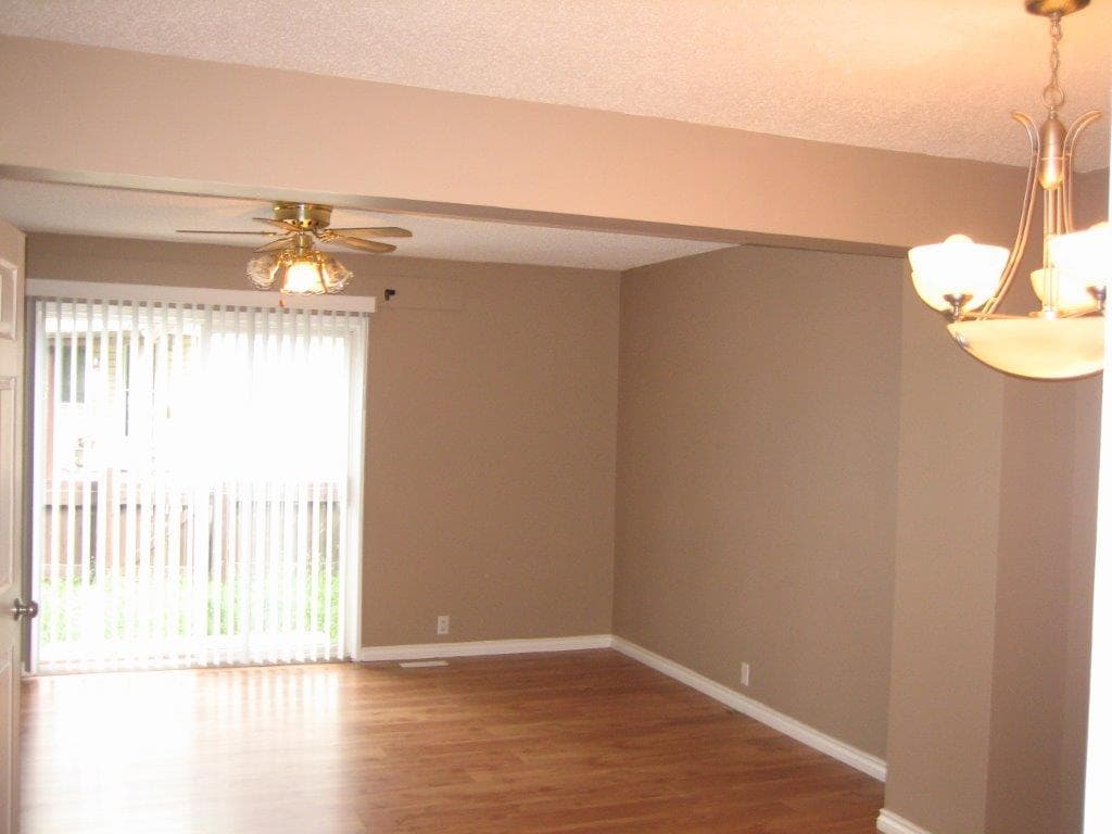 QUALITY 3-Bedroom Townhome ~ 1100 sqft ~ Rented NOW!