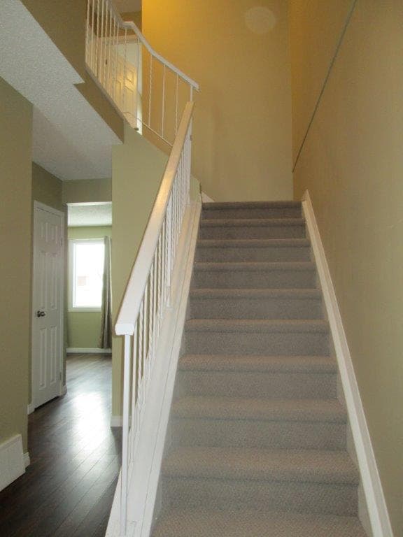 ACT QUICKLY! >>> Fully Upgraded 3-Bedroom Townhome, NE Edmonton