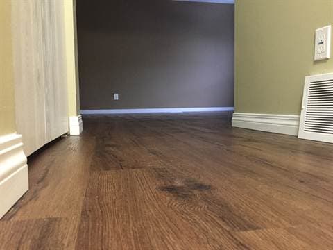 Move into THE INNER CIRCLE *** Clean Peaceful Home with CARPORT & Enormous Yard!