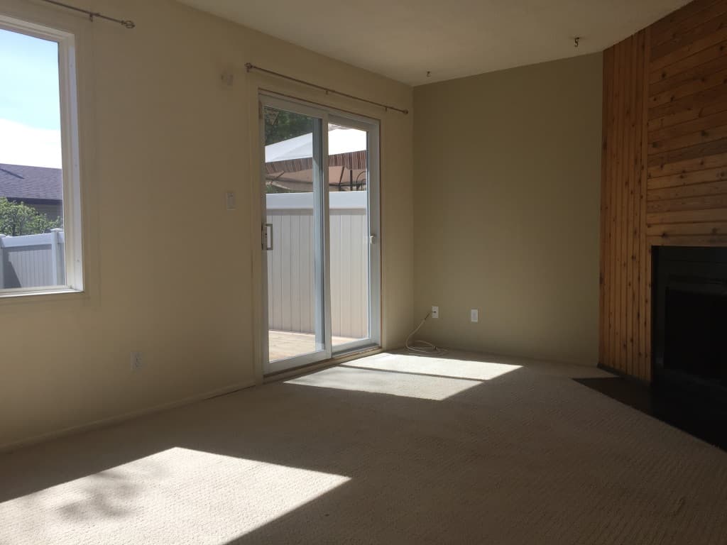 BREAKFAST on the BALCONY ~ Fully Developed Townhome